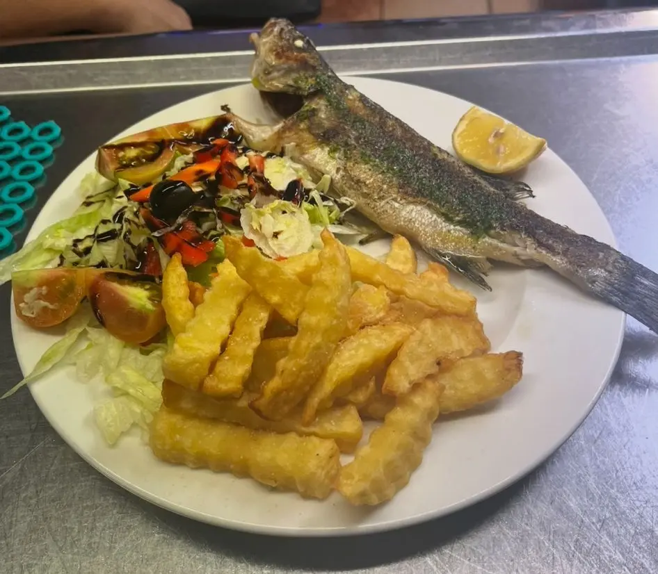 Lenguado, patatas, ensalada