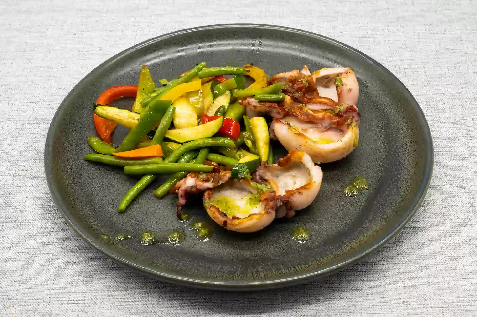 Sepia a la plancha con verduras salteadas