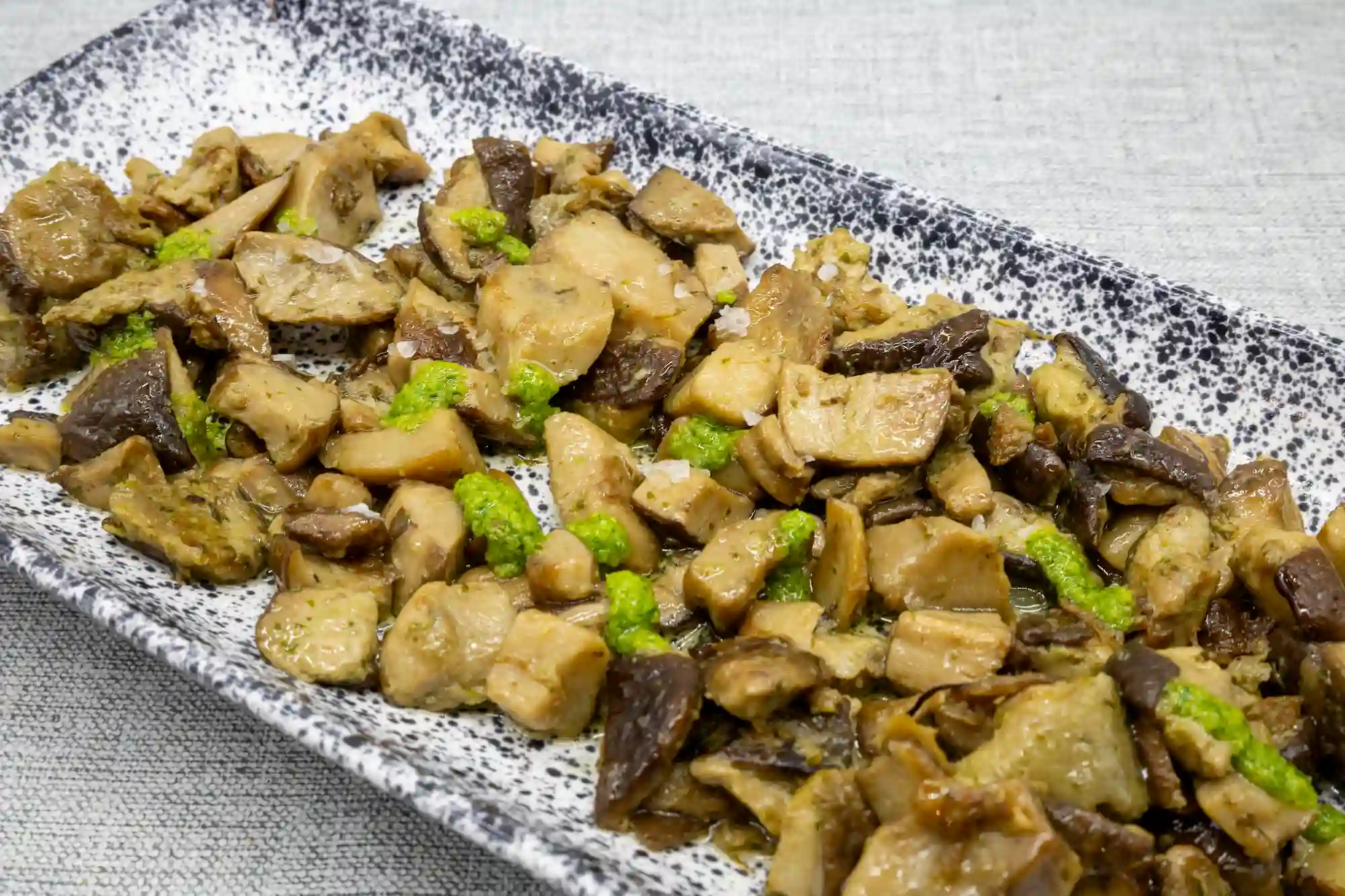 Revuelto de setas de temporada con carne picada