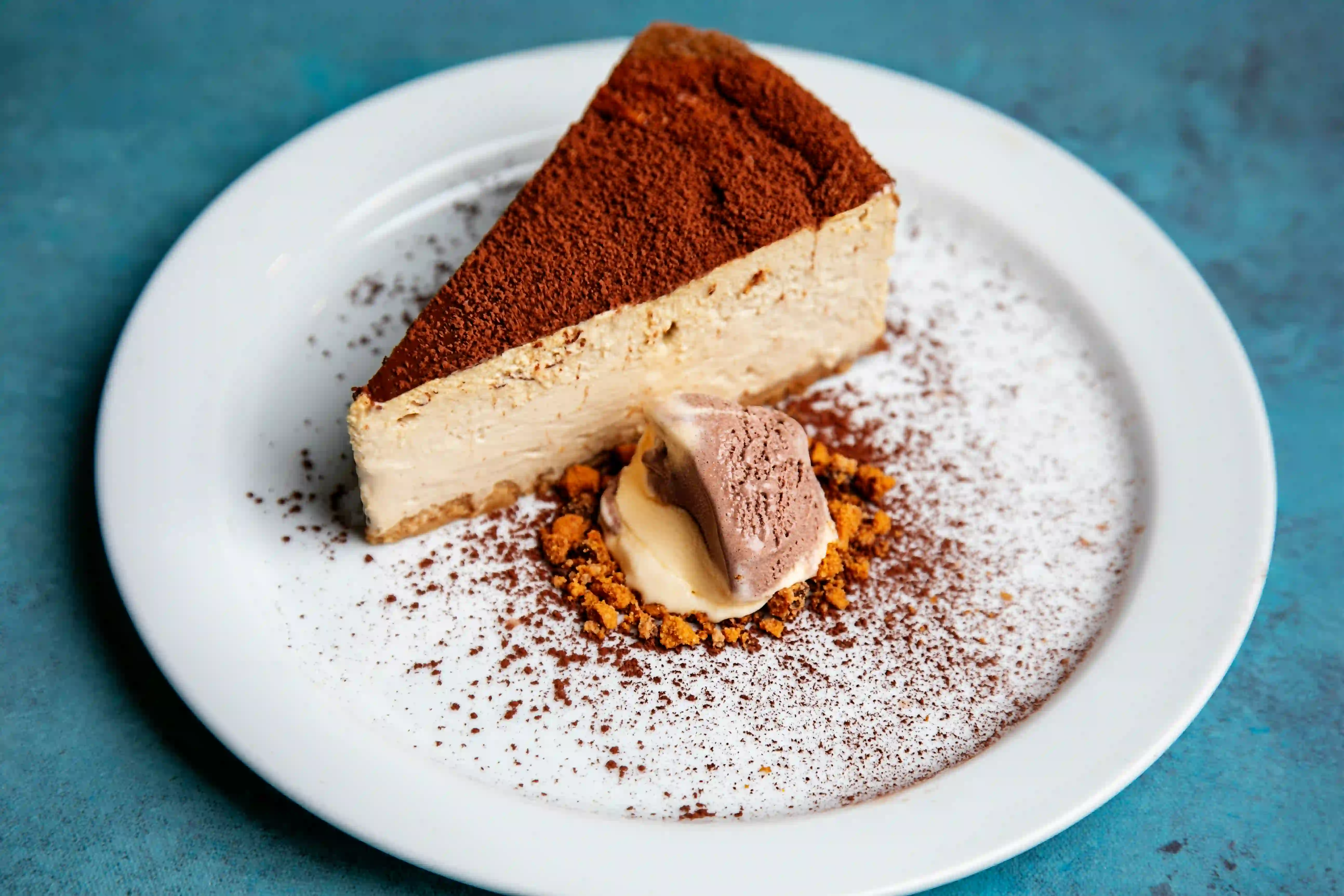 Tarta de queso crema con helado de caramelo