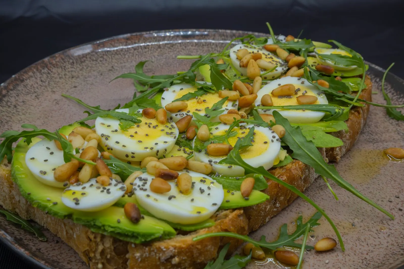 Torrada de huevo con piñones